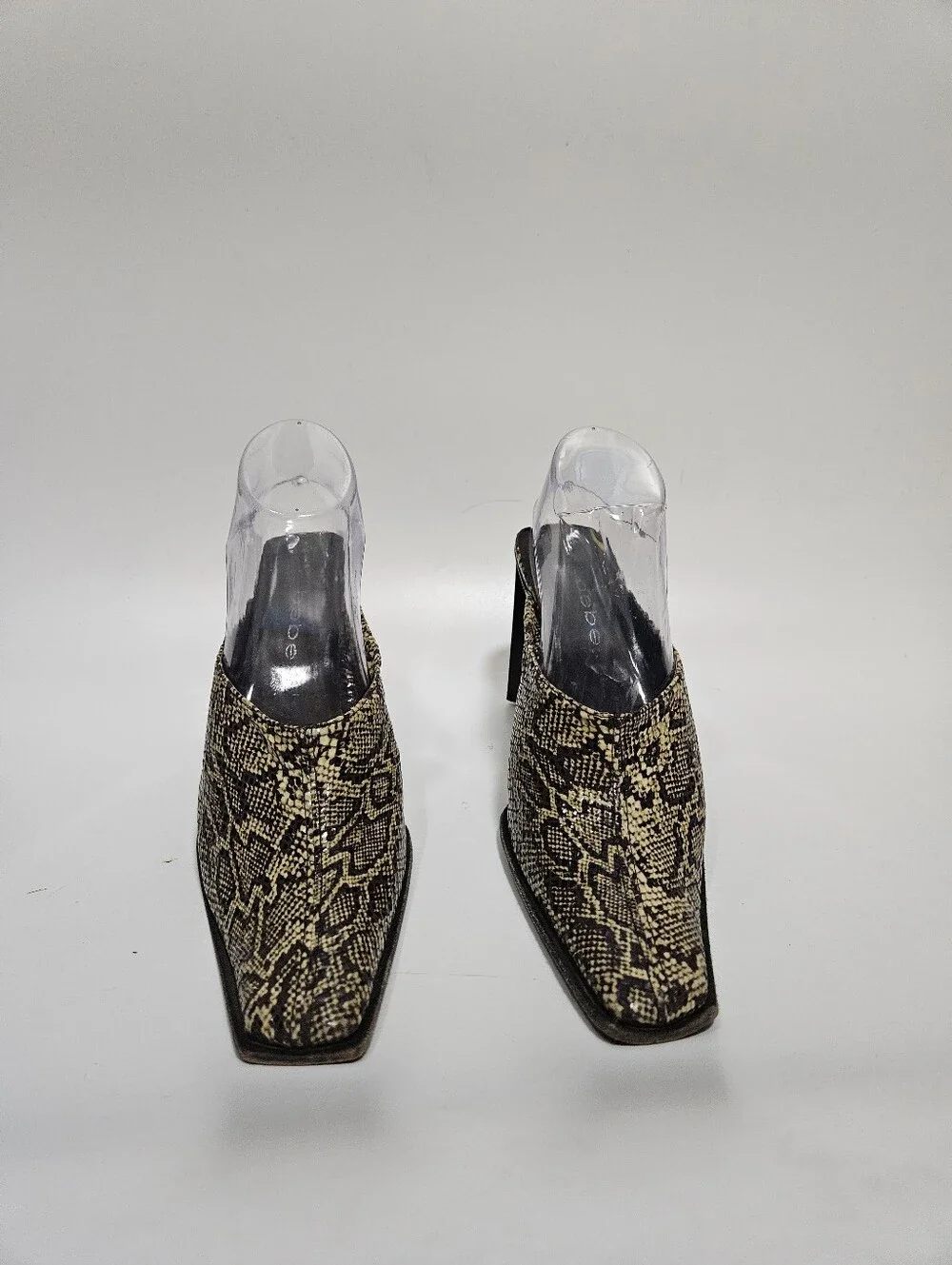 bebe Womens Snakeskin print Pumps 9.5M Block Heel Square Toe made in spain